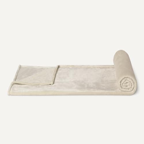 Amazon Basics Soft Fluffy Fleece Throw Blanket, Cosy Not Heated Sofa Throw, 127 x 152 cm, Beige | Soft, fluffy, warm, cuddly blanket, for couch and sofa — view 3