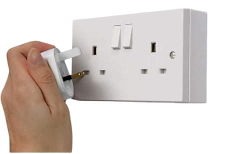 Gadgets Hut UK - White Plug Adapter 1A Fused Shaver Plug Adaptor, UK 2 Pin to 3 Pin Adapter Plug UK Electric Toothbrush Adapter UK - Ideal for Electric Shavers and Toothbrushes — view 4