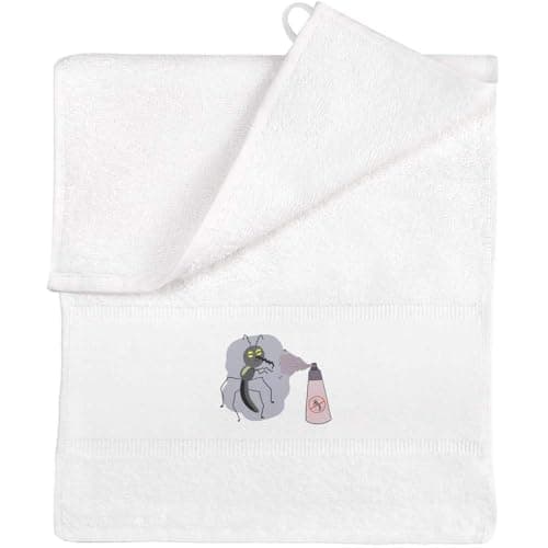Azeeda 'Bug With Spray' Flannel Towel - White (TL00077298)
