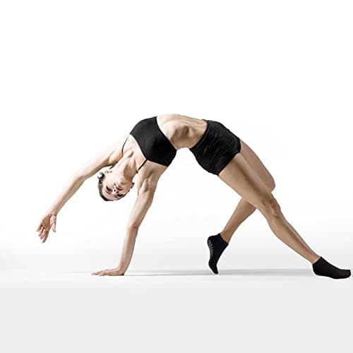 KEYRI Non Slip Yoga Socks Pilates Socks Cotton Yoga Socks for women and men with Grips,Ballet Home Hospital Fitness Sports Socks,Full Toe Ankle Non-Slip Grip Socks,One Size (4 Black) — view 3
