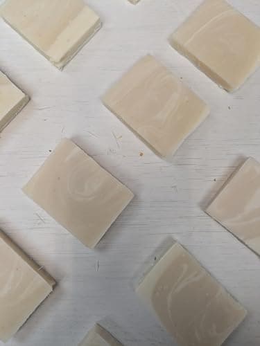 Natural Travel Soap Bar with Essential Oils, Kaolin Clay, Shea Butter, Handcrafted - Mini Travel bag 25g (Patchouli Rose) — view 2