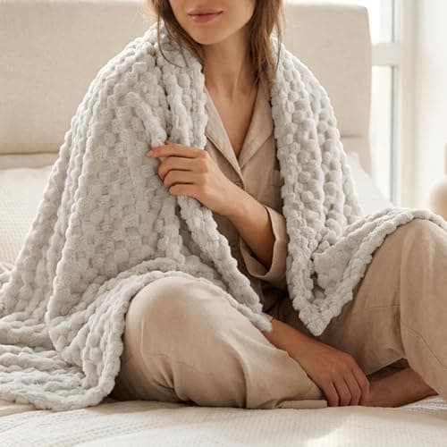 Tifschlaf Fleece Fluffy Throw Blanket - Beige Single Bed Throw for Sofa, Soft & Cosy Blanket for Couch, Cream 130x150cm — view 5