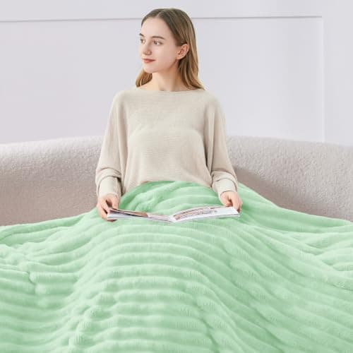 BEDELITE Fluffy Fleece Blanket Cosy Soft Throw, 127x152 cm, Mint Green — view 2