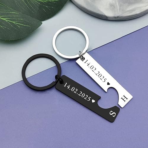 EDSG Personalised Keyring Custom Heart Keyring Set, 2Pcs Couple Keyrings, Valentines Gifts for Him Her Boyfriend Girlfriend, Matching Keychains, Engagement Gifts for Couples (Black+Silver) — view 5