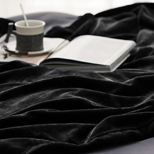 Bedsure Fleece Throw Blanket for Bed - Flannel Fleece, Black, 150x200 cm — view 4