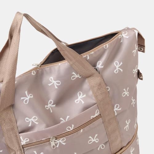 OHS Bow Print Gym Overnight Bag, Women Gifts Hospital Weekend Bags for Women with Handy Rear Pocket & Dual Handles Large Underseat Hand Duffel Bag Carry On Luggage Bags Holdall for Travel, Mink/Cream — view 6