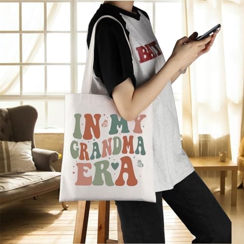 TSOTMO Grandma Gift In My Grandma Era Tote Bag Mother’s Day Gift Grandma To Be Shoulder Bag Grandmother Gift (GRANDMA ERA) — view 6