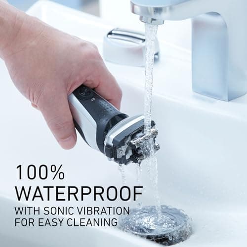 Panasonic ES-RF31 Premium Wet and Dry 4-Blade Electric Shaver for Men with Flexible Pivoting Head, Silver, UK 2 Pin Plug — view 4