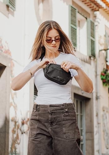 Lifeventure RFID Blocking Discovery Travel Belt Pack — view 2