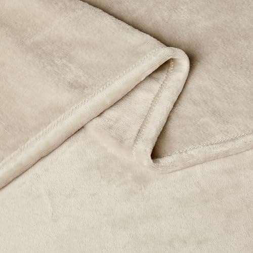 Amazon Basics Soft Fluffy Fleece Throw Blanket, Cosy Not Heated Sofa Throw, 127 x 152 cm, Beige | Soft, fluffy, warm, cuddly blanket, for couch and sofa — view 5