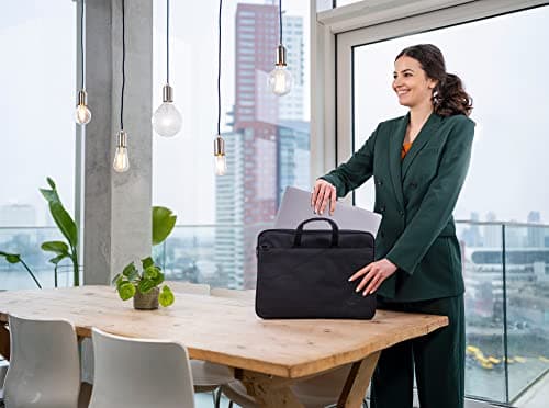 Trust Bologna Slim Messenger Bag 16 Inch with Shoulder Strap, Black — view 2