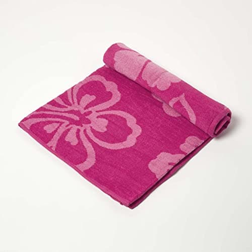 HOMESCAPES Pink Beach Towel 70 x 150 cm Quick Dry Towel with Floral Design Eco-Friendly Recycled Cotton Rich Super Absorbent Large Travel Towel