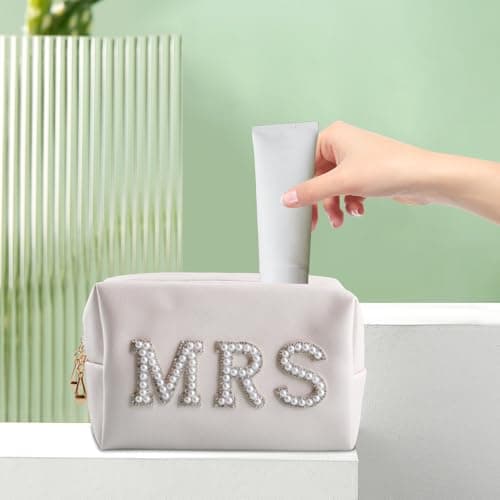 Tabanzhe Bride Cosmetic Bag-MRS Letter Bling Pearl Rhinestone Travel Makeup Organizer Bag Bride to Be Toiletry Bag Gift Bachelorette Party Favors for Women Girls Wedding Bridal Shower Engagement — view 5