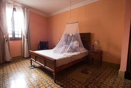 Lifesystems MicroNet Double Wedge Shaped Mosquito Net, 156 hole/sq. inch — view 4