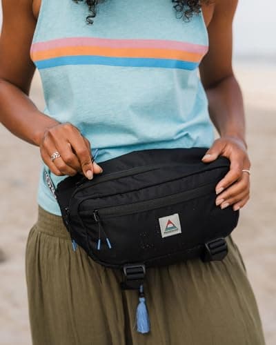 Passenger Boondocker Recycled Hip Pack (Black) — view 6