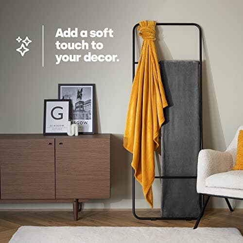 LIVIVO Flannel Fleece Blanket- Super Soft Cosy Cuddly Sofa Throw - Perfect For Bed, Sofa, Travel, Picnic & Camping - Single/Double/King (Ochre, Single) — view 5