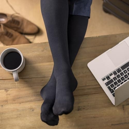 IOMI - Ladies Travel Flight Graduated Compression Socks — view 3