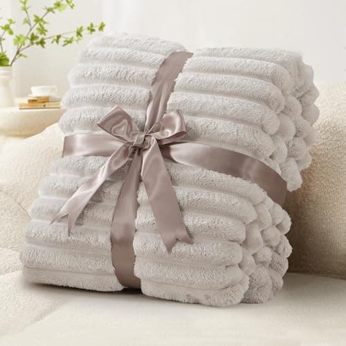RUIKASI Fleece Throw Blanket for Sofa - Double Fluffy Beige Throws for Sofas Large, Soft Warm Blanket Throw for Couch, Luxury Decorative Ribbed Bed Blanket 150x200cm Twin — view 6