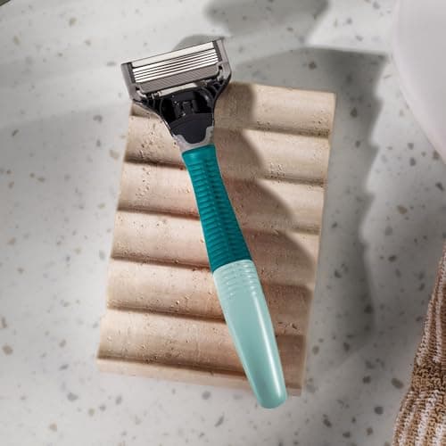 Harry’s Original Razors for Men, 5-Blade Razor Set – 1 Green Handle, 5 Razor Blade Refills, 60ml Shave Gel, Travel Blade Cover — view 2