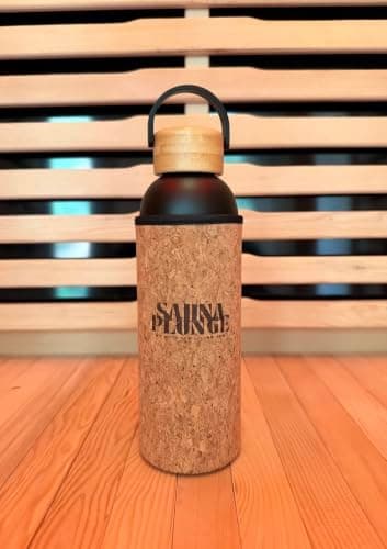 SaunaPlunge™ Cork-Wrapped Vacuum Insulated Water Bottle 500ml