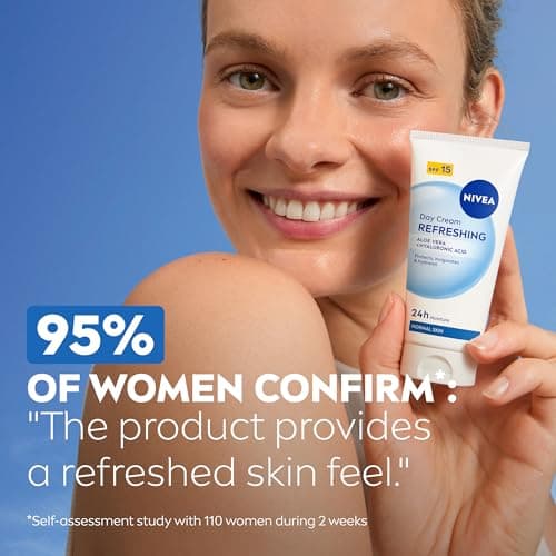NIVEA Refreshing Day Face Cream SPF 15 (50ml), Hydrating Face Moisturiser with Aloe Vera and Hyaluronic Acid, Moisturiser with SPF for Normal Skin — view 5