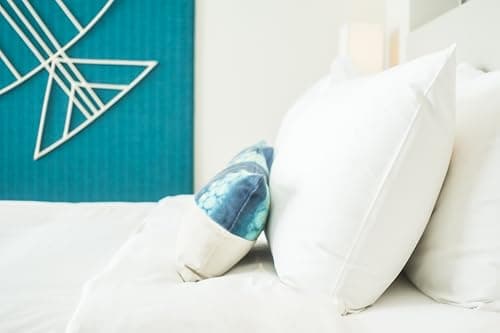 Pillows 2 Pack - Super Soft Side Sleeper Bed Pillows for Head Neck and Shoulder Pain Relief – Encased in Microfibre Cover Filled with Soft Hollow-Fiber Pillows — view 3