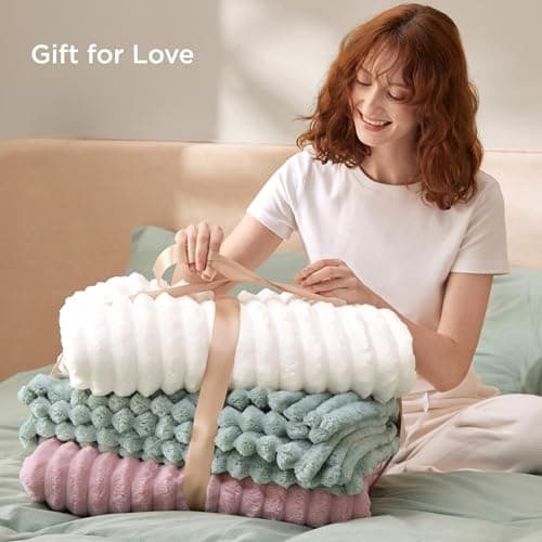 Bedsure Fleece Throw Blanket for Bed - Fluffy Throw, Off White, 150x200 cm — view 2