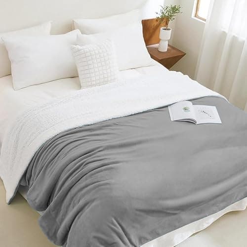 Casabella Sherpa Fleece Blanket - Blankets and Throws for Sofa Bed - Thick Warm Throw Blanket for Double Bed - Soft Fluffy Bedding, Travel Accessories - Double, Silver, 150x200cm — view 4