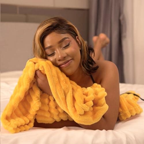 Linecooo Gold Fleece Throw Blanket 50”×60” for Couch Sofa Livingroom — view 2