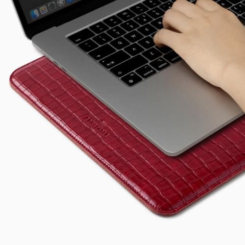 Comfyable 13 Inch Croc-Embossed Faux Leather Laptop Sleeve, Compatible with 13" MacBook Air M5 2026, MacBook Neo & MacBook Pro M2 2022, Slim Computer Case, Wine Red — view 5