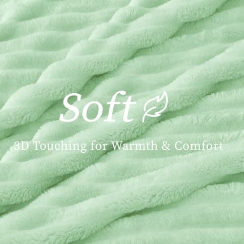 BEDELITE Fluffy Fleece Blanket Cosy Soft Throw, 127x152 cm, Mint Green — view 4