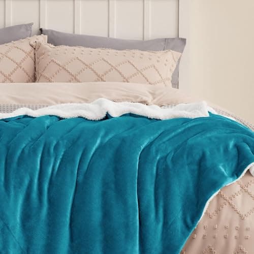 Bedsure Sherpa Fleece Throw Blanket - Thick, Turquoise, Twin, 150x200cm — view 4