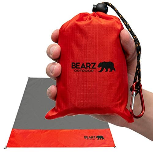 BEARZ Outdoor Travel Blanket - Pocket Sized Beach Blanket Camping Blanket, Waterproof Picnic Blanket, Sandproof Beach Mat - Camping Gadgets & Festival Hiking Accessories (Red)