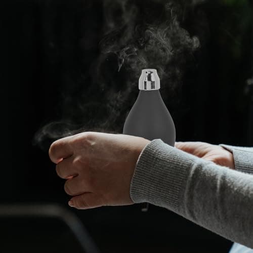 Ipetboom Compact Lightweight Black Rubber Powder Duster Spray Bottle for Outdoor and Travel Use Portable Loose Powder Container and Storage Ball Dispenser — view 5