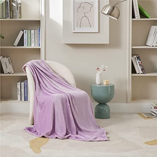 Bedsure Fleece Throw Blanket for Sofa - Flannel, Light Purple, 130x150 cm — view 5