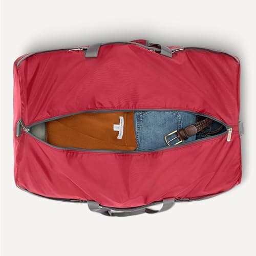 Amazon Essentials 32.4” (82.3cm) Extra Large Foldable Nylon Duffel Bag for Travel/Storage with Zipped Pockets, 9,254 Cubic Inch (150L), 22.68kg Capacity, Red (Previously Amazon Basics) — view 4