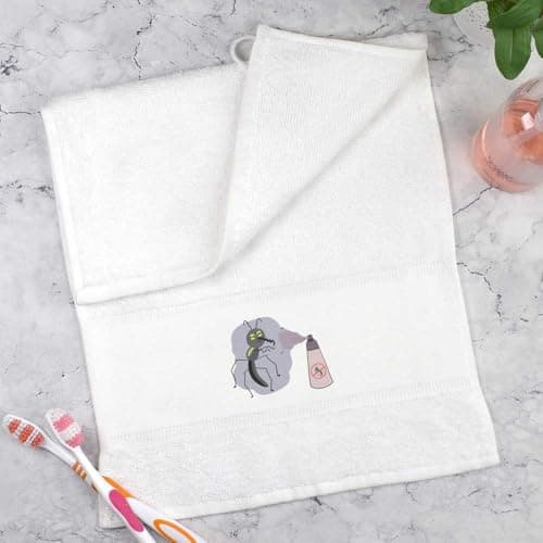 Azeeda 'Bug With Spray' Flannel Towel - White (TL00077298) — view 2