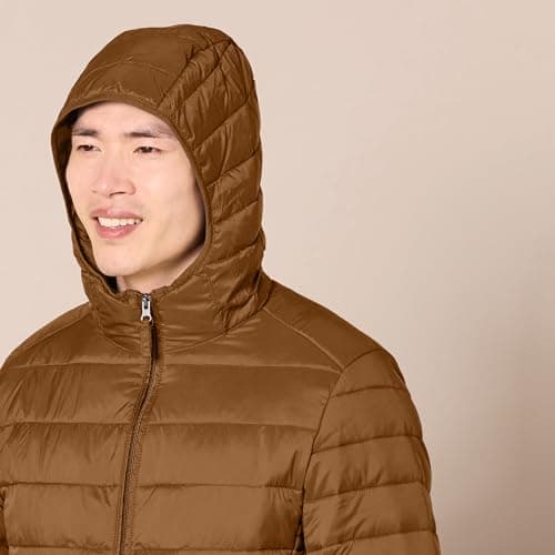 Amazon Essentials Men's Lightweight Water-Resistant Packable Hooded Puffer Jacket, Light Brown, M — view 4