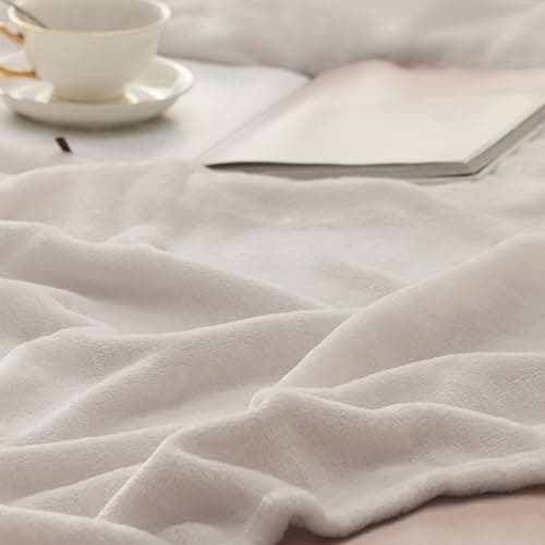 Bedsure Fleece Throw Blanket for Sofa - Flannel Fleece, Beige, 130x150 cm — view 6