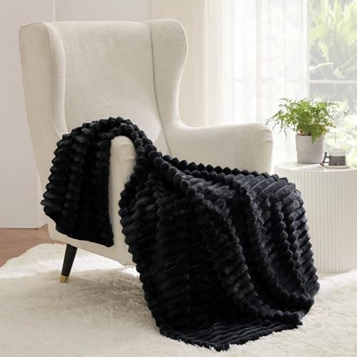 Bedsure Fleece Throw Blanket for Bed - Fluffy Throw, Black, 150x200 cm — view 2