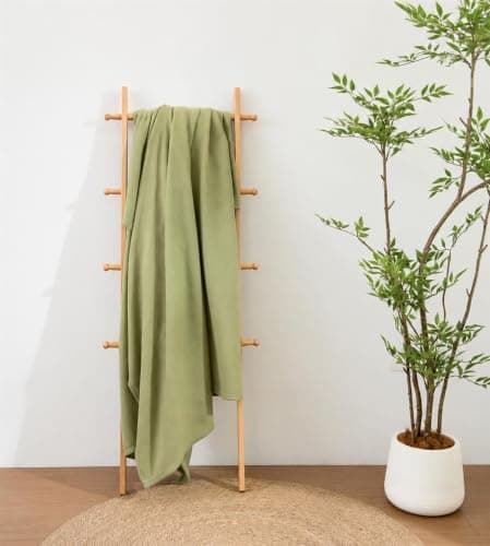 Adore Home Soft Warm Polar Fleece Blanket Large - Cosy Throw for Sofa, Bed, Travel, Car and Camping, 120x150cm, Green — view 6