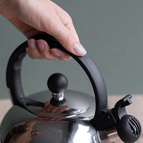 La Cafetière Stainless Steel 1.3 Litres Whistling Kettle, Stove top, Induction and Gas Hob, Silver — view 4