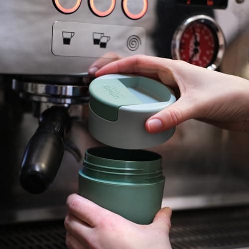 Joseph Joseph Sipp Travel Mug, Hygienic, Leakproof Reusable Mug, Coffee & Tea Cup with Lid - 340 ml (12 fl. oz) - Green — view 5