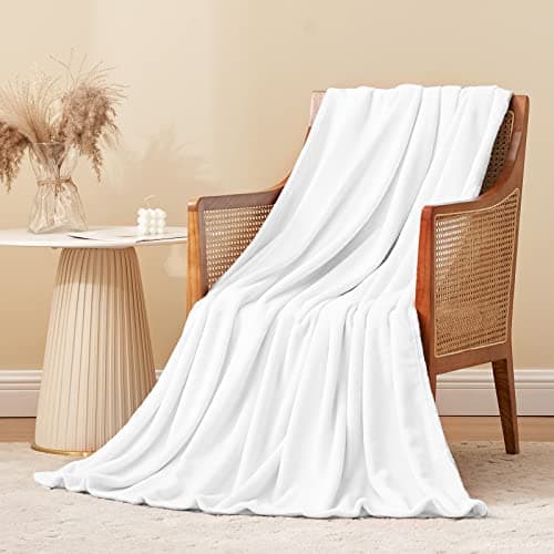 Aisbo White Throws Blanket for Sofas - Single Fluffy Blanket Bed Throw Fleece, Warm Soft Flannel Blanket for Couch, 130x150cm — view 2