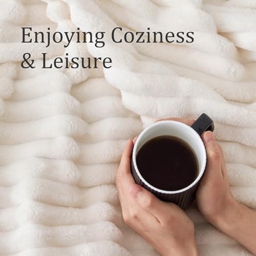 BEDELITE Fluffy Fleece Blanket Cosy Soft Throw, 127x152 cm, Cream White — view 4