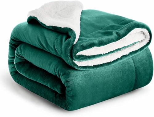 Casabella Sherpa Fleece Blanket - Blankets and Throws for Sofa Bed - Thick Warm Throw Blanket for Double Bed - Soft Fluffy Bedding, Travel Accessories - Double, Forrest Green, 150x200cm