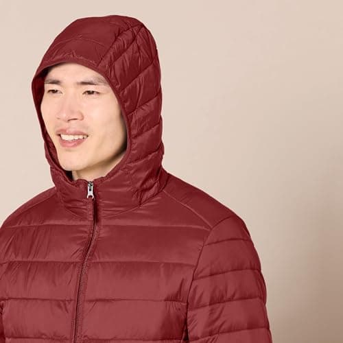 Amazon Essentials Men's Lightweight Water-Resistant Packable Hooded Puffer Jacket, Dark Red, L — view 4