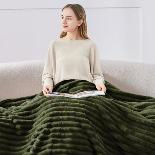 BEDELITE Fluffy Fleece Blanket Cosy Soft Throw, 127x152 cm, Olive Green — view 2