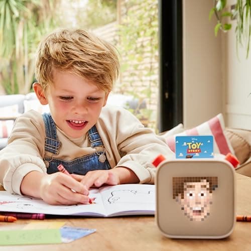 Yoto ABBA Gold - Kids Audio Card for Use with Player & Mini All–in–1 Audio Player, Screen–Free Listening with Fun Festive Music for Playtime Travel & Holiday Parties, All Ages — view 3