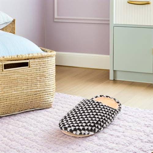 Holibanna Spa Slippers for Guests Matching Slippers for Couples 2 Pairs Indoor Guest Slippers with Non-Slip Quiet Soles Washable Hotel Slippers for Bedroom Travel Holiday Use — view 3